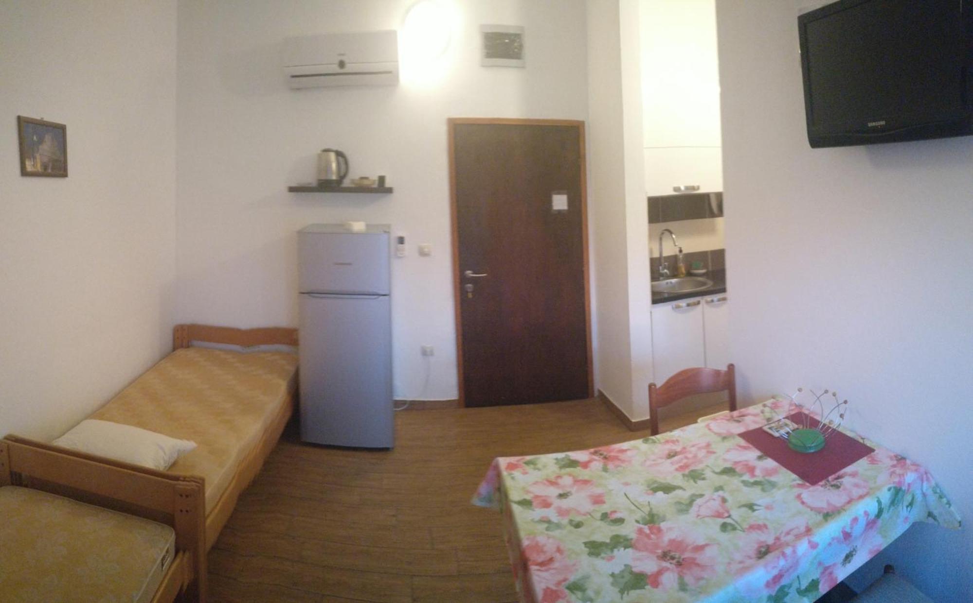 Apartments Dubravka Pirovac Chambre photo