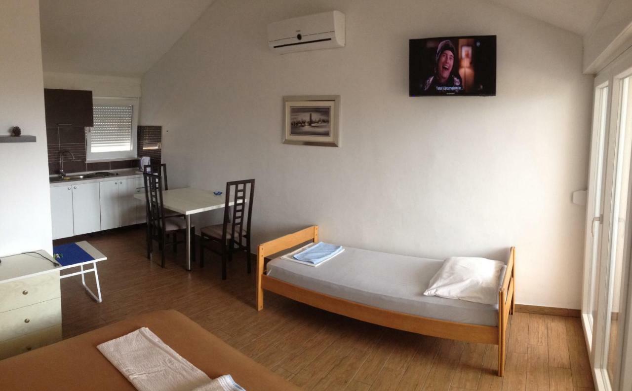 Apartments Dubravka Pirovac Extérieur photo
